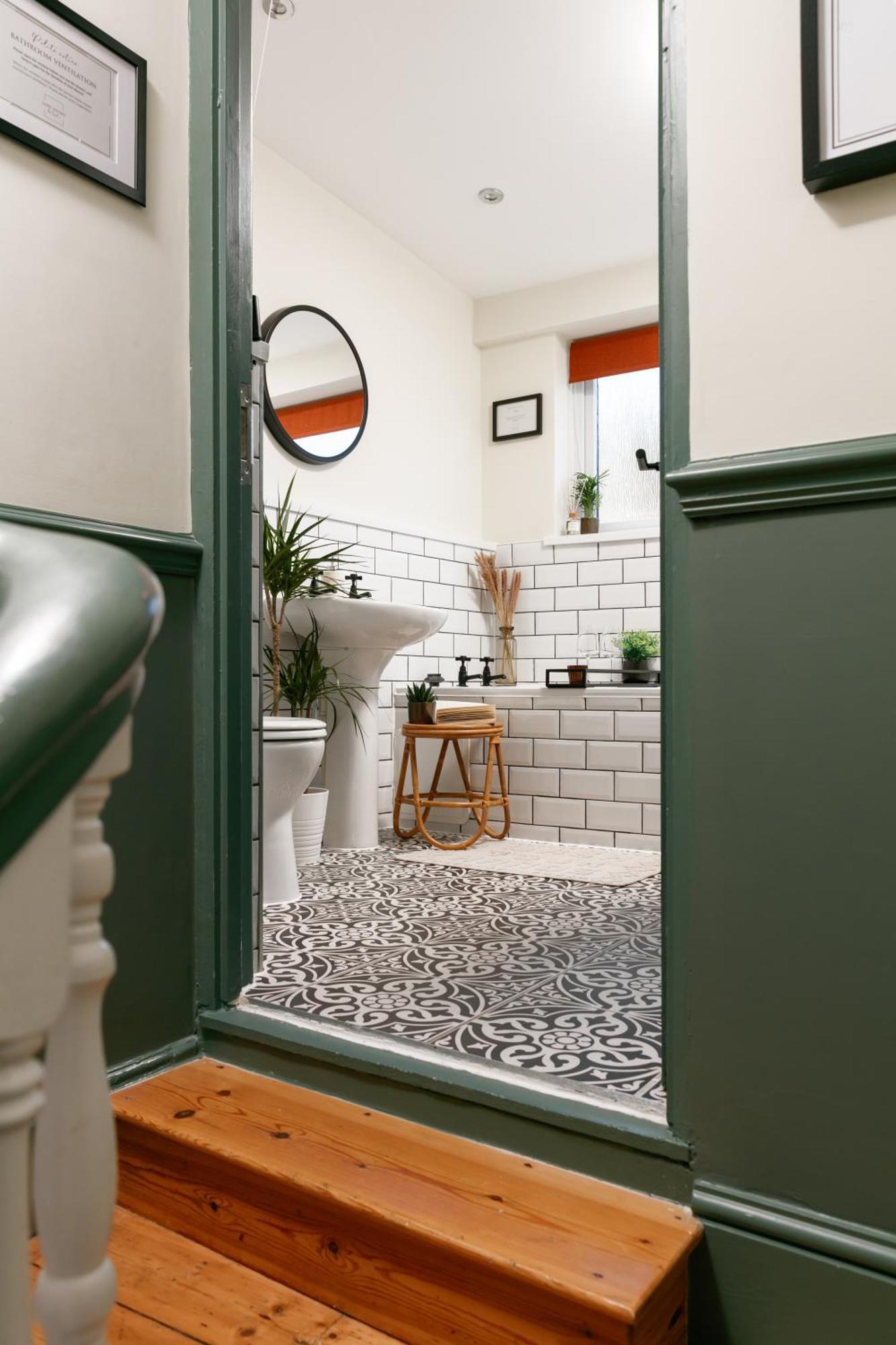 New Luxury For 2024 - Central Plymouth House - Sleeps 10 - Access To Plymouth Town - Close To The Barbican - Pets Welcome - Parking Available - By Luxe Living By Sophia Zewnętrze zdjęcie