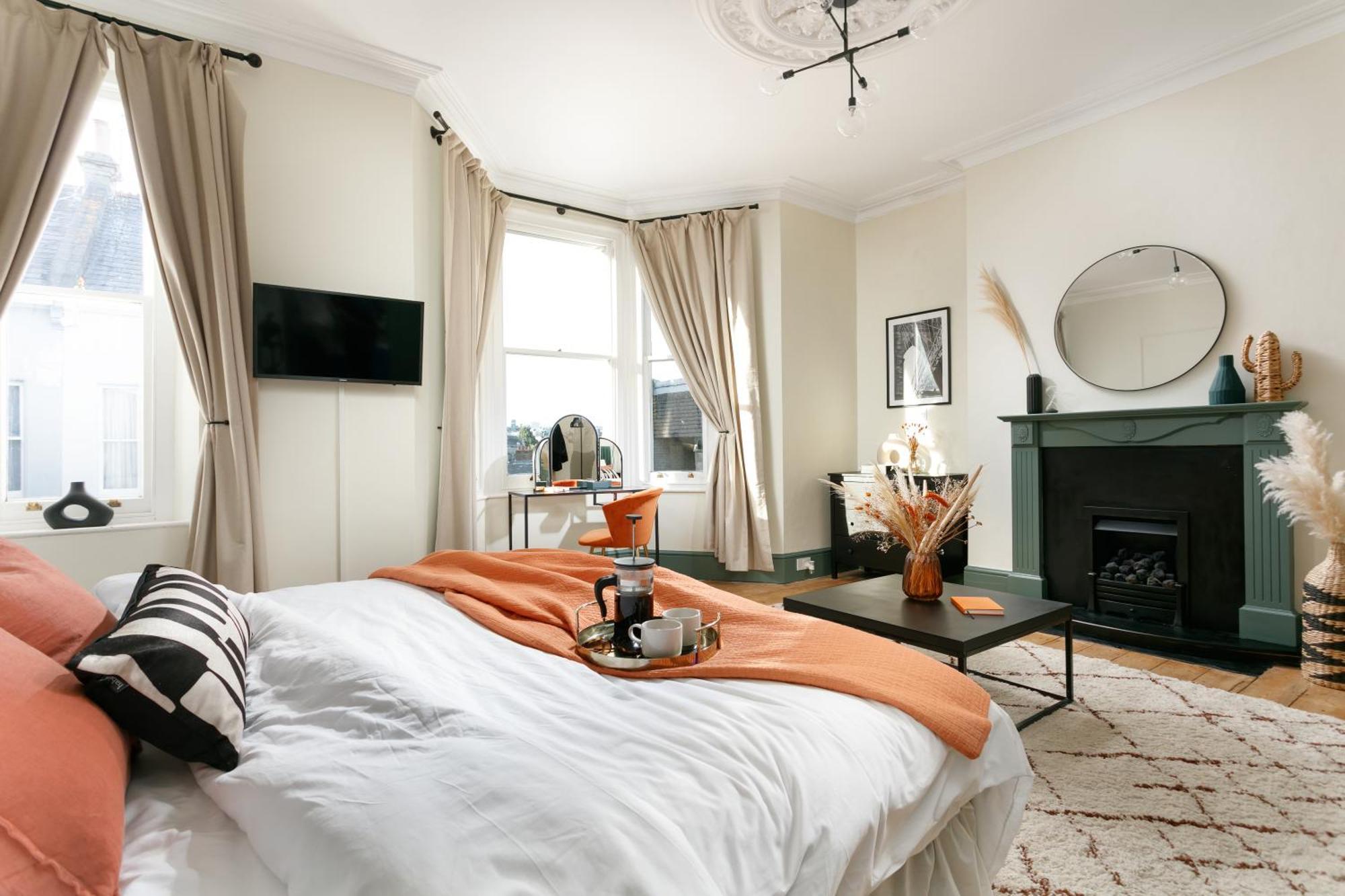 New Luxury For 2024 - Central Plymouth House - Sleeps 10 - Access To Plymouth Town - Close To The Barbican - Pets Welcome - Parking Available - By Luxe Living By Sophia Zewnętrze zdjęcie